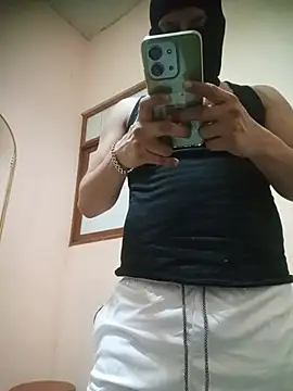 Snapshot of LuisMex1998 chatting on July 2026 07:52:02 AM LuisMex1998 online show from July 2026 07:52:02 AM