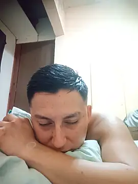 Snapshot of LuisMex1998 chatting on July 2026 01:06:02 AM LuisMex1998 online show from July 2026 01:06:02 AM