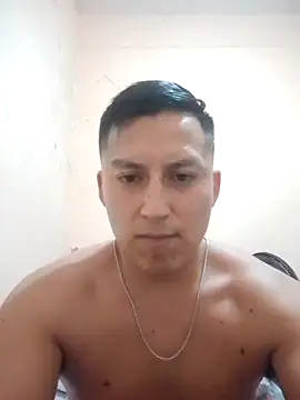 Snapshot of LuisMex1998 chatting on November 2025 06:30:02 AM LuisMex1998 online show from November 2025 06:30:02 AM