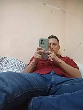 Snapshot of LuisMex1998 chatting on June 2026 03:34:01 AM LuisMex1998 online show from June 2026 03:34:01 AM