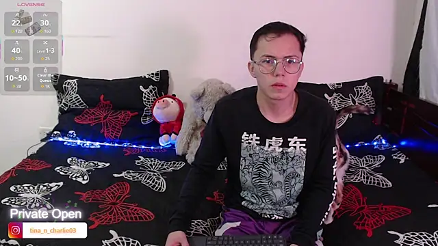 Tina 4 Charlie online show from October 2025 12:06:02 PM