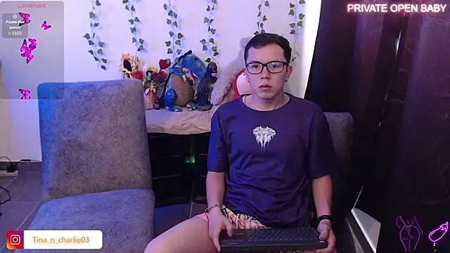 Tina 4 Charlie online show from November 2025 03:02:01 PM