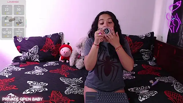 Tina 4 Charlie online show from October 2025 02:28:02 PM