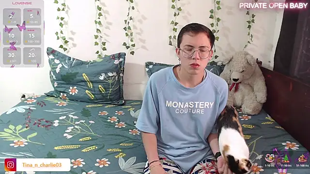 Tina 4 Charlie online show from November 2025 12:42:02 PM