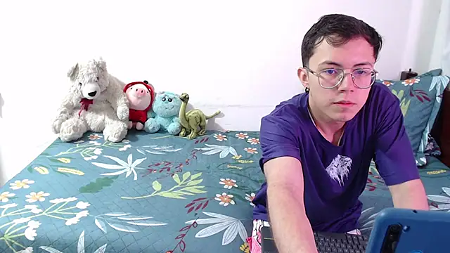 Tina 4 Charlie online show from October 2025 01:02:01 PM