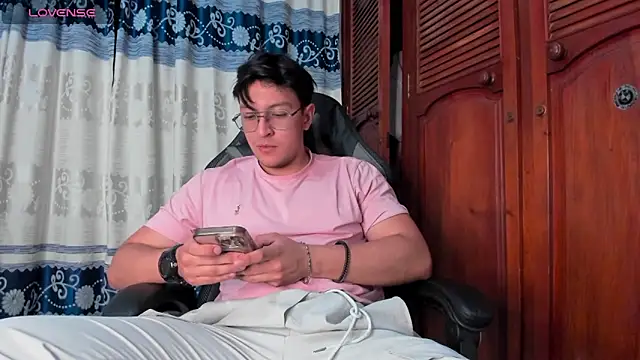 Snapshot of Amon__ashford chatting on March 2026 01:12:02 AM Amon ashford online show from March 2026 01:12:02 AM