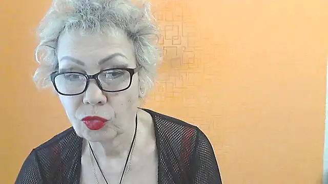 NessyJenixs online show from February 2026 08:33:02 AM