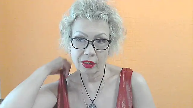 NessyJenixs online show from May 2026 01:17:01 PM