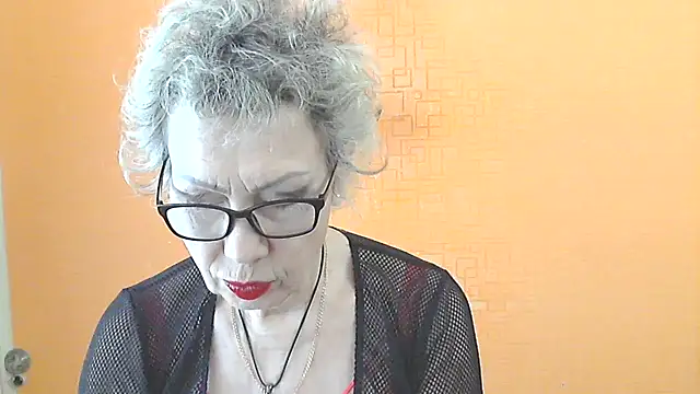 NessyJenixs online show from April 2026 06:48:01 AM