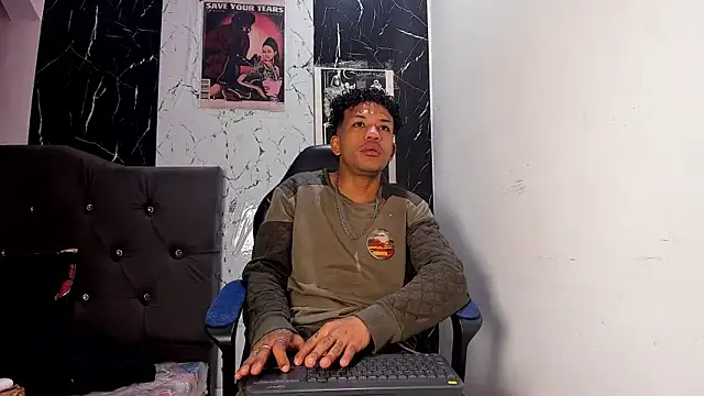 Snapshot of carlos_alber12 chatting on September 2025 01:05:02 PM carlos alber12 online show from September 2025 01:05:02 PM