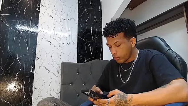 Snapshot of carlos_alber12 chatting on September 2025 01:00:01 PM carlos alber12 online show from September 2025 01:00:01 PM