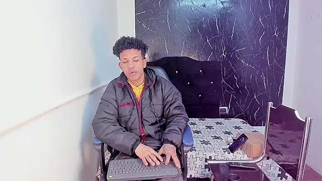 Snapshot of carlos_alber12 chatting on October 2025 12:04:01 PM carlos alber12 online show from October 2025 12:04:01 PM