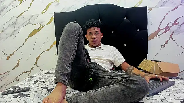 Snapshot of carlos_alber12 chatting on September 2025 01:48:01 PM carlos alber12 online show from September 2025 01:48:01 PM