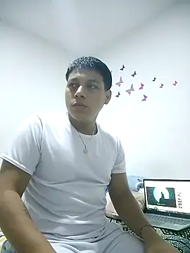 Snapshot of Tylerdrdn chatting on October 2025 07:11:02 PM Tylerdrdn online show from October 2025 07:11:02 PM