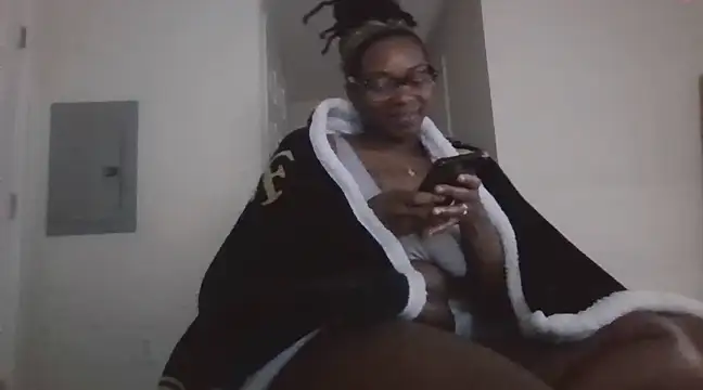 Snapshot of theprettysoles chatting on February 2025 08:07:02 PM theprettysoles online show from February 2025 08:07:02 PM