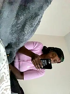 Snapshot of theprettysoles chatting on November 2025 09:37:02 PM theprettysoles online show from November 2025 09:37:02 PM