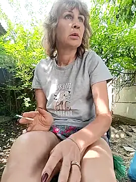Laura Kiss online show from June 2026 10:59:01 AM