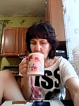 Laura Kiss online show from November 2025 10:20:02 AM