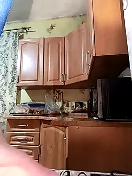 Laura Kiss online show from February 2026 07:02:02 PM