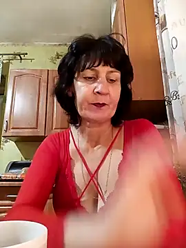 Laura Kiss online show from December 2025 05:08:01 PM