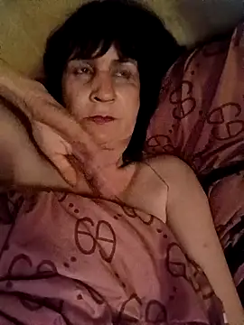 Laura Kiss online show from April 2026 10:11:02 PM