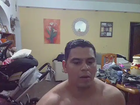 leandroc04 online show from October 2025 10:08:02 PM