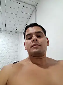 leandroc04 online show from February 2026 07:24:02 PM