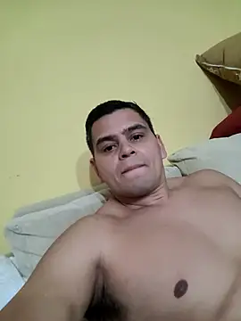 leandroc04 online show from June 2026 03:07:02 AM