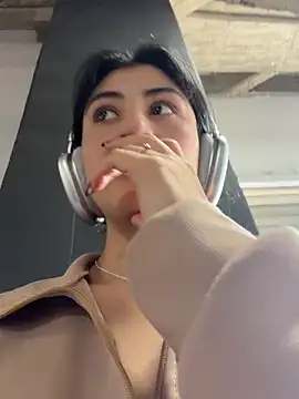 fiorella paris online show from March 2026 03:45:01 PM