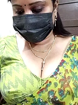 Snapshot of Queenflowerr chatting on February 2025 03:39:02 AM Queenflowerr online show from February 2025 03:39:02 AM