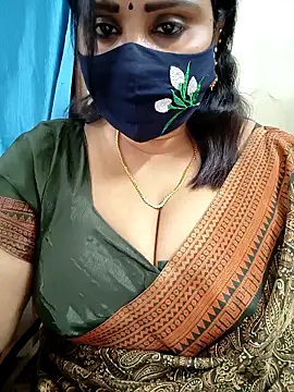 Queenflowerr online show from February 2026 07:03:01 PM