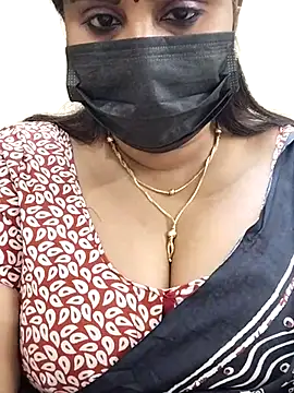 Snapshot of Queenflowerr chatting on February 2025 03:31:01 PM Queenflowerr online show from February 2025 03:31:01 PM