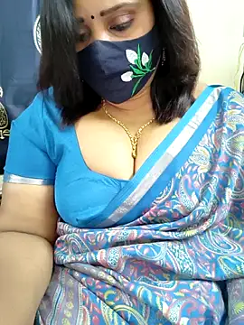 Queenflowerr online show from February 2026 12:48:02 PM