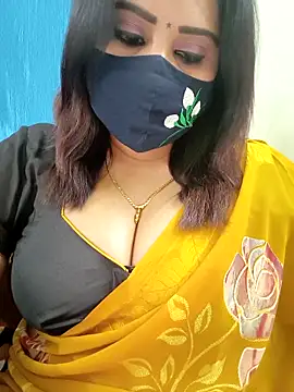 Snapshot of Queenflowerr chatting on May 2026 05:50:02 PM Queenflowerr online show from May 2026 05:50:02 PM