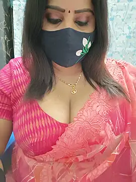 Snapshot of Queenflowerr chatting on June 2026 07:57:02 PM Queenflowerr online show from June 2026 07:57:02 PM
