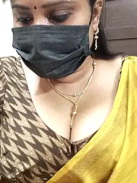 Snapshot of Queenflowerr chatting on February 2025 10:18:02 AM Queenflowerr online show from February 2025 10:18:02 AM