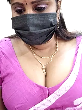 Snapshot of Queenflowerr chatting on February 2025 03:47:02 PM Queenflowerr online show from February 2025 03:47:02 PM