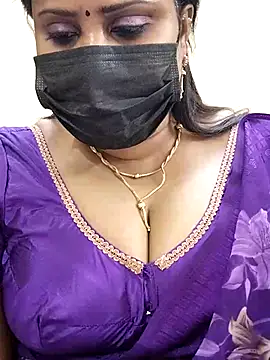 Snapshot of Queenflowerr chatting on February 2025 07:10:01 PM Queenflowerr online show from February 2025 07:10:01 PM