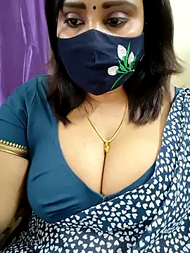 Queenflowerr online show from March 2026 12:10:02 PM