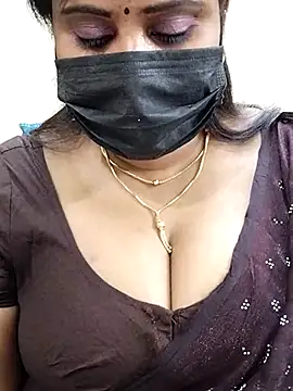 Snapshot of Queenflowerr chatting on February 2025 06:12:01 PM Queenflowerr online show from February 2025 06:12:01 PM