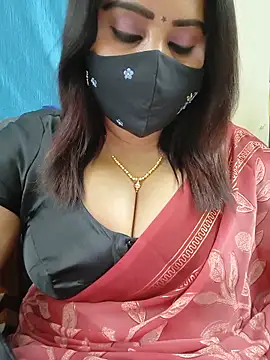 Snapshot of Queenflowerr chatting on May 2026 07:32:02 PM Queenflowerr online show from May 2026 07:32:02 PM