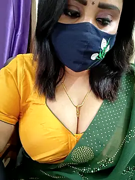 Queenflowerr online show from March 2026 06:09:02 PM