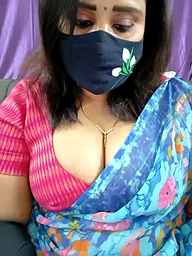 Queenflowerr online show from April 2026 04:35:02 PM