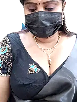 Snapshot of Queenflowerr chatting on February 2025 05:04:02 PM Queenflowerr online show from February 2025 05:04:02 PM