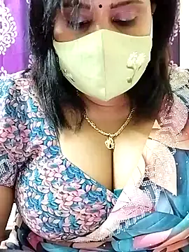 Snapshot of Queenflowerr chatting on October 2025 07:03:02 PM Queenflowerr online show from October 2025 07:03:02 PM