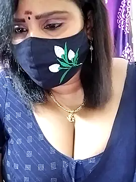 Snapshot of Queenflowerr chatting on September 2025 04:35:01 PM Queenflowerr online show from September 2025 04:35:01 PM