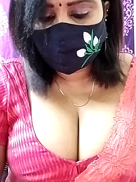 Snapshot of Queenflowerr chatting on September 2025 05:36:01 AM Queenflowerr online show from September 2025 05:36:01 AM