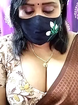 Snapshot of Queenflowerr chatting on October 2025 05:45:02 PM Queenflowerr online show from October 2025 05:45:02 PM