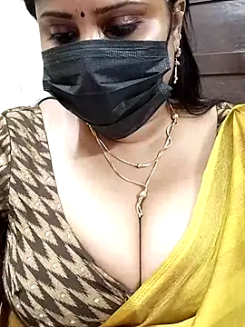 Snapshot of Queenflowerr chatting on March 2025 10:35:02 AM Queenflowerr online show from March 2025 10:35:02 AM