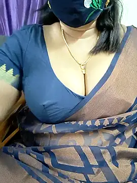 Queenflowerr online show from March 2026 07:43:02 PM